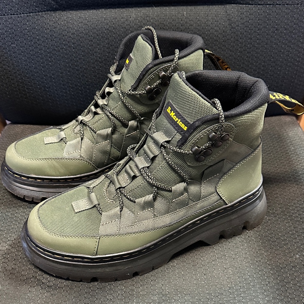 Dr. Martens Olive Men's hiking Boots
Worn one time!
 men’s size 8